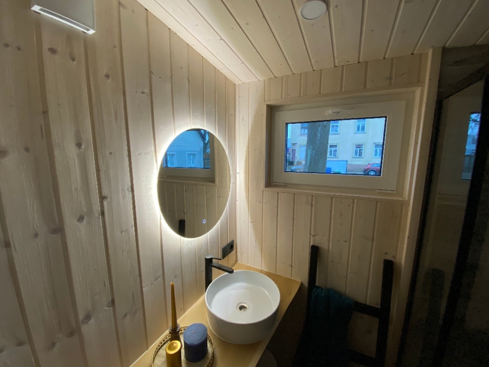 Insulated all-season house!
