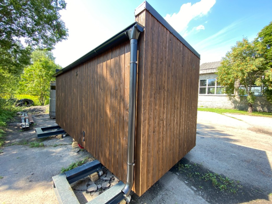 Siltināta Koka Karkasa Pirts Māja 6.4m x 2.4m