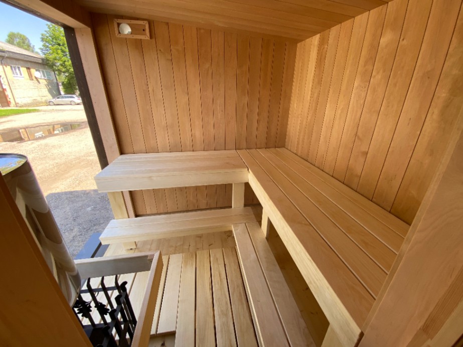 Siltināta Koka Karkasa Pirts Māja 6.4m x 2.4m