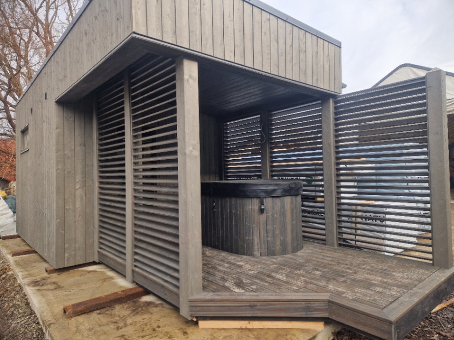 Siltināta Pirts Māja ar slēgtu terases zonu 8.4mx3m