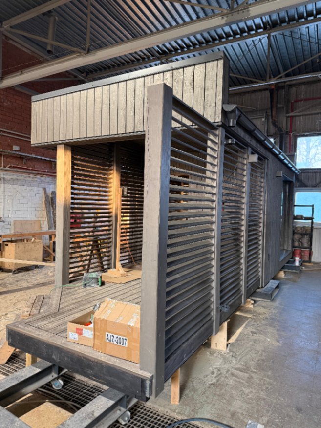 Siltināta Pirts Māja ar slēgtu terases zonu 8.4mx3m